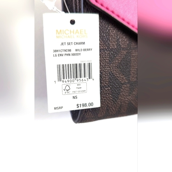 NWT Michael Kors Jet Set Charm Lrg envelope phone crossbody wild berry color - Picture 4 of 12